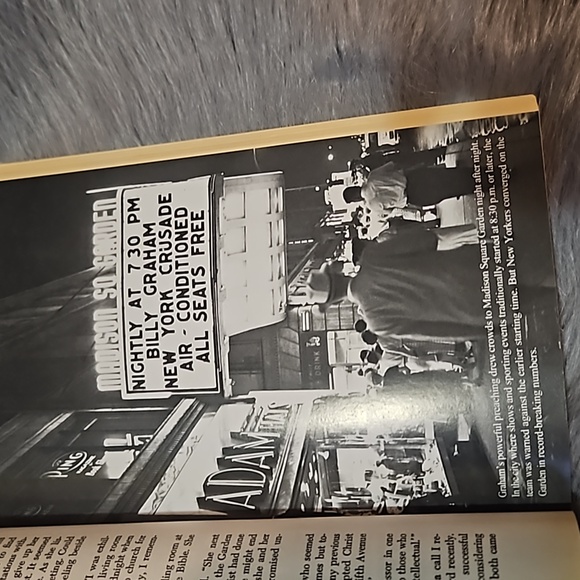 Billy Graham God in the Garden - Picture 11 of 11